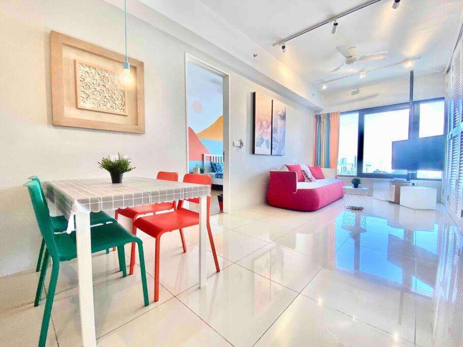 Tropicana 218 Macalister #Wondercolor #Infinity Pool #Georgetown #5Pax #2Br 2Bath #1King 1Queen 1Single #Quality Well Maintained #Private Host エクステリア 写真